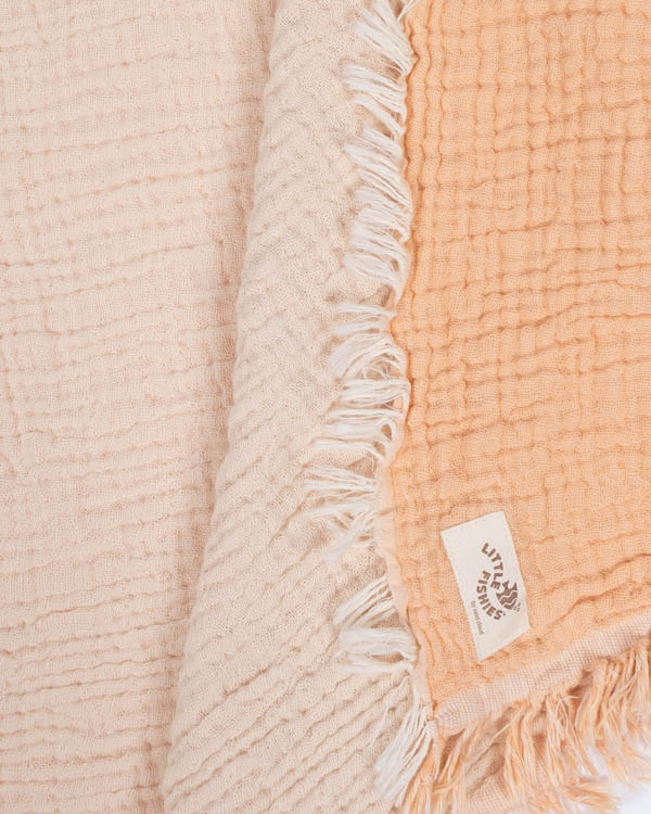 Little Fishies Gauze Receiving Blanket – Peach Fuzz