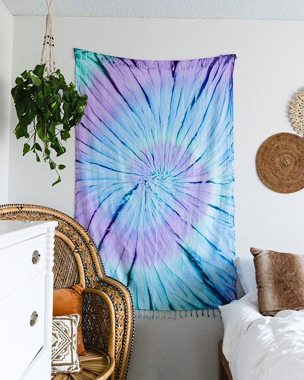 Luna Tie Dye Beach Towel – Sand Cloud