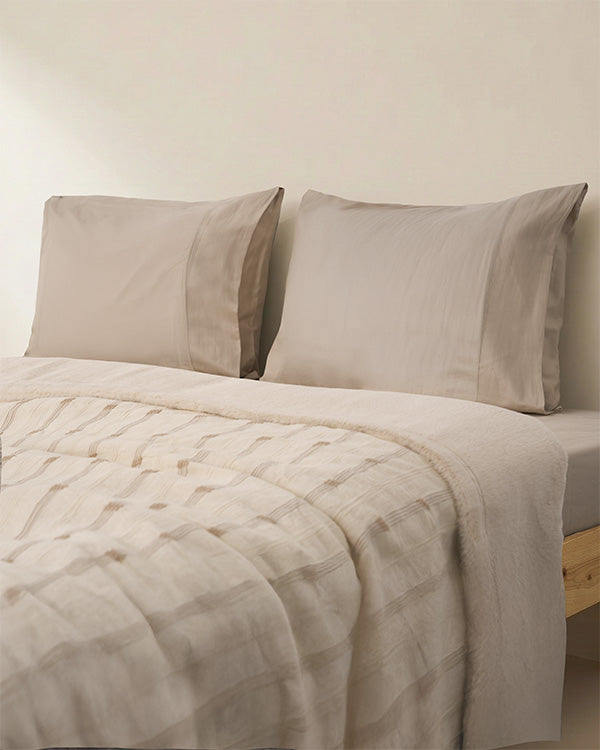 Cozy Texture Plush Blanket – Beige