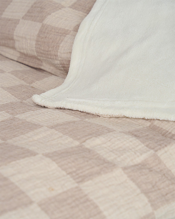Cloud Checker Plush Blanket – Beige