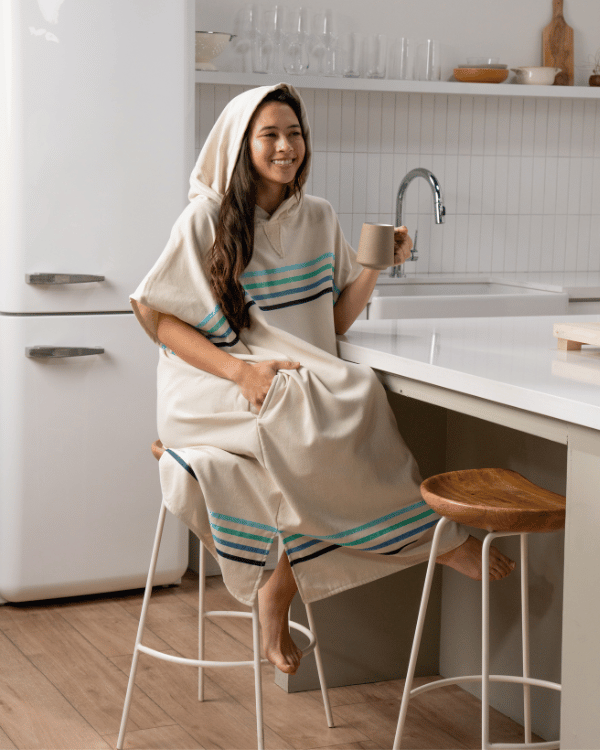 Border Classic Stripe Poncho – Aqua