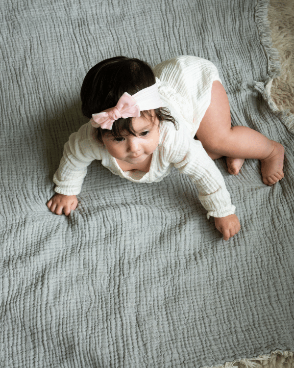Little Fishies Gauze Receiving Blanket – Grey
