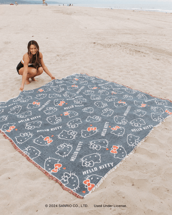 Hello Kitty® – Hello Kitty Bows – PARTY BLANKET™