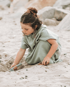 Terra Hooded Poncho Youth – Sage