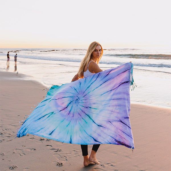 Luna Tie Dye Beach Towel – Sand Cloud