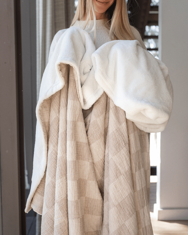 Cloud Checker Plush Blanket – Beige